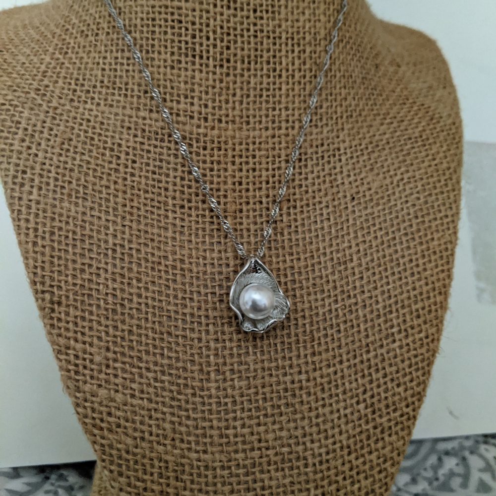 Elegant Silvertone Simulated Pearl Pendant Necklace